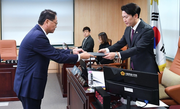 서울시의회 '서울주택도시공사 사장 후보자 인사청문특별위원회'는 지난 23일 황상하 서울주택도시공사 사장 후보자 인사청문회를 열어 후보자의 직무 수행 능력, 경영 능력, 도덕성 등을 철저히 검증했다. (사진=서울시의회)copyright 데일리중앙